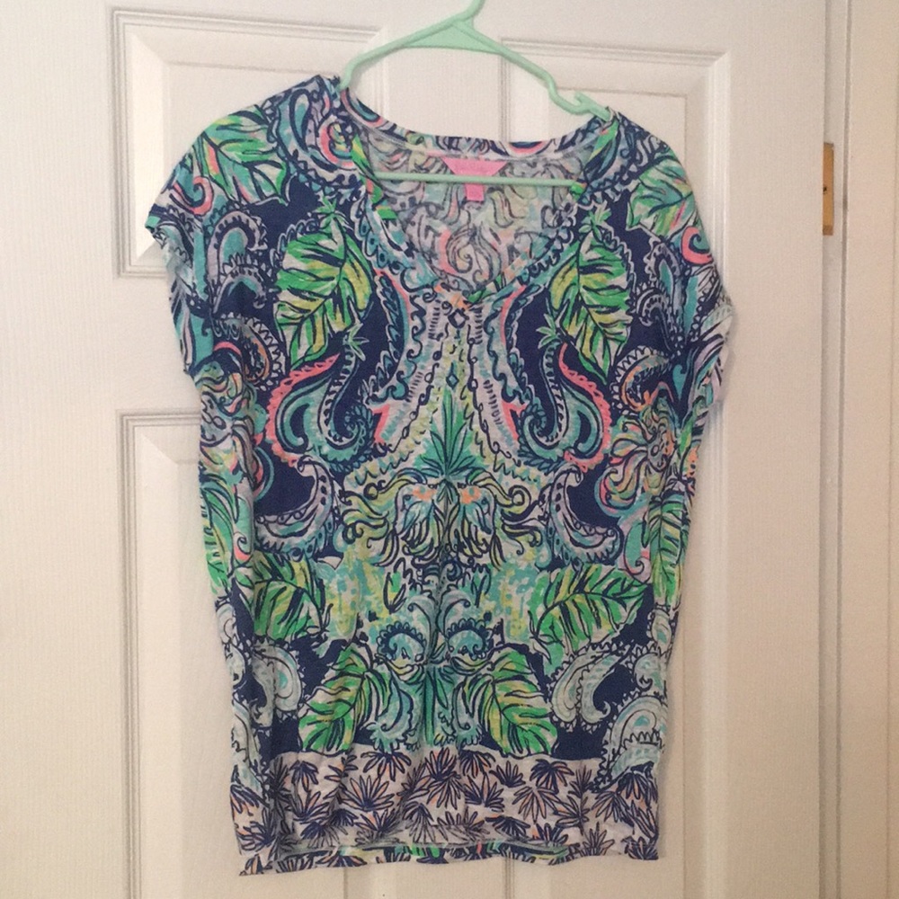 Hanging with fronds Lilly pulitzer top